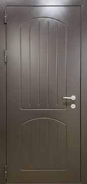 Входная дверь с выдавленным рисунком на металле и порошковым коричневым напылением