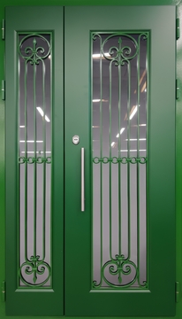 Полуторастворчатая стальная термодверь с большими стёклами, решётками и зелёными панелями МДФ