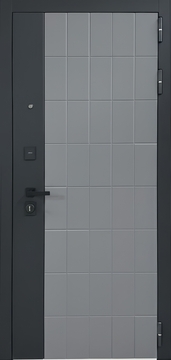 Квартирная стальная дверь с комбинированными серыми панелями МДФ с фрезеровкой Квартирная стальная дверь с комбинированными серыми панелями МДФ с фрезеровкой