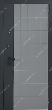 Квартирная стальная дверь с комбинированными серыми панелями МДФ с фрезеровкой Квартирная стальная дверь с комбинированными серыми панелями МДФ с фрезеровкой