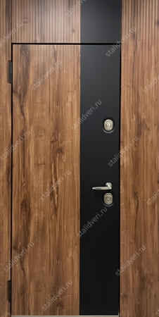 Стальная нестандартная дверь с двухцветными панелями МДФ и глухими неподвижными вставками сверху и сбоку Стальная нестандартная дверь с двухцветными панелями МДФ и глухими неподвижными вставками сверху и сбоку