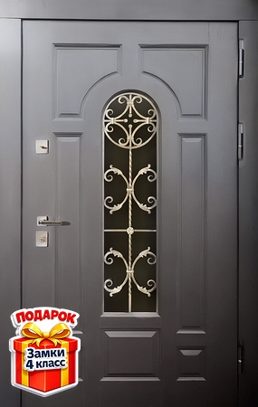 Металлическая непромерзающая дверь с серыми панелями МДФ, стеклом и решеткой