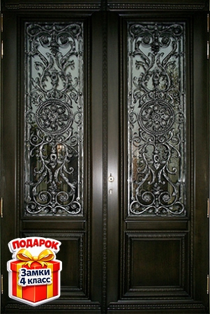 Металлическая двупольная парадная дверь со стеклом, художественной ковкой и отделкой массивом