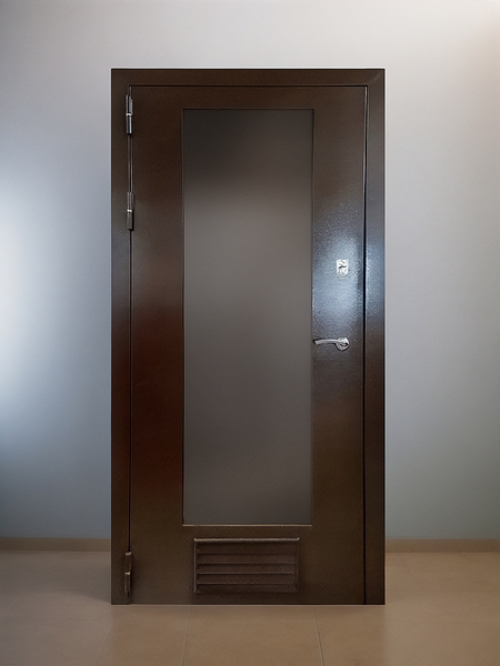 Техническая дверь с остеклением более половины полотна с вентиляцией Техническая дверь с остеклением более половины полотна с вентиляцией